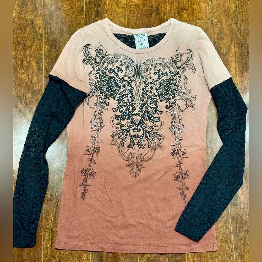 Vocal Women's and Long Sleeve Top Size M.